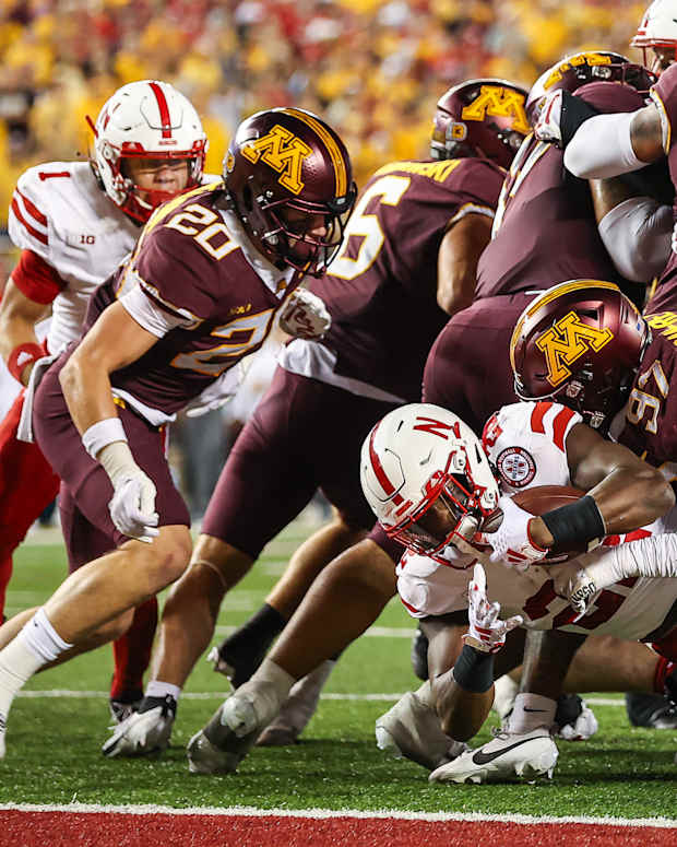 Nebraska Minnesota 2023 - Gabe Ervin Jr. powers through Minnesota defense